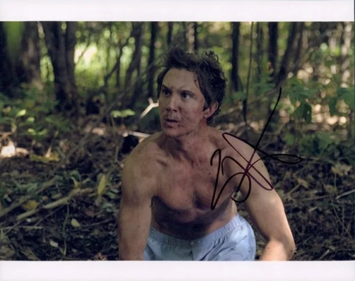 Sam Huntington autograph