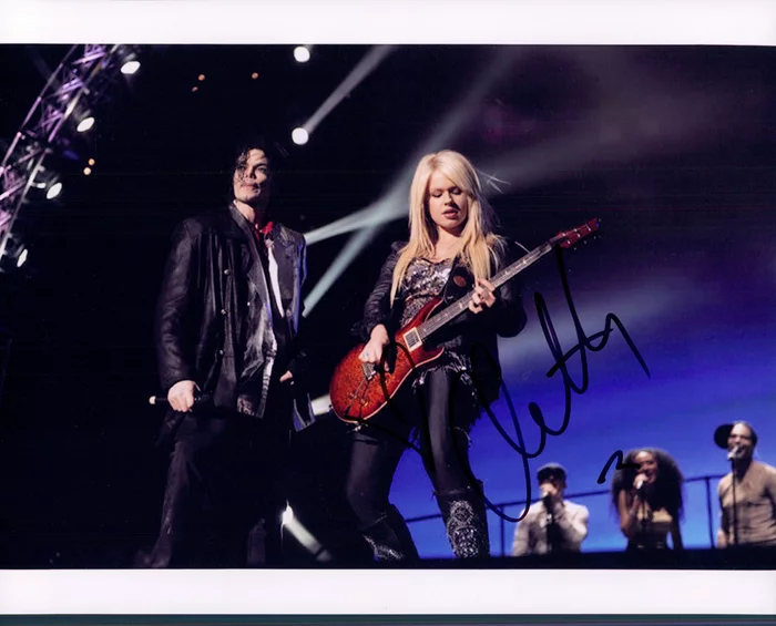 Orianthi Panagaris autograph