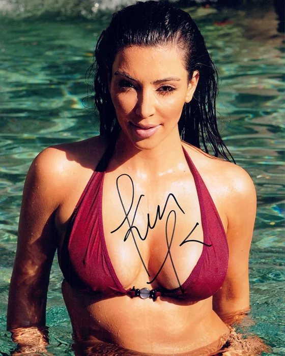 Kim Kardashian autograph