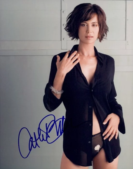 Catherine Bell autograph