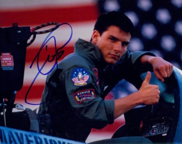 Tom Cruise autograph
