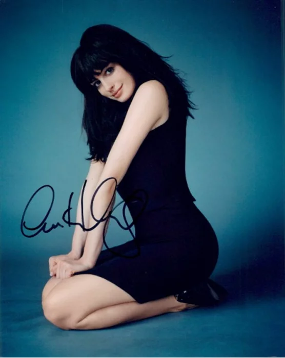 Anne Hathaway autograph
