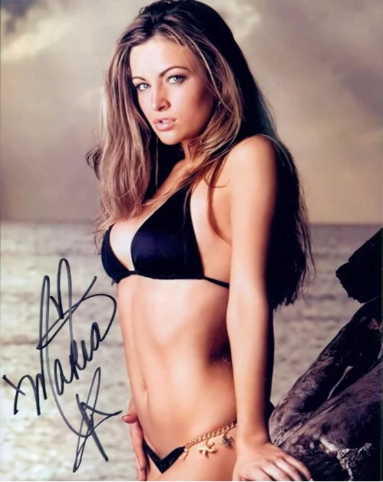 Maria Kanellis autograph