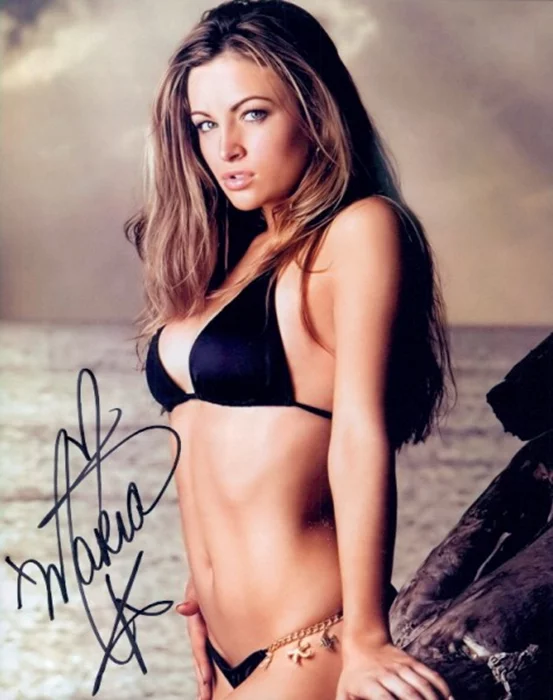 Maria Kanellis autograph