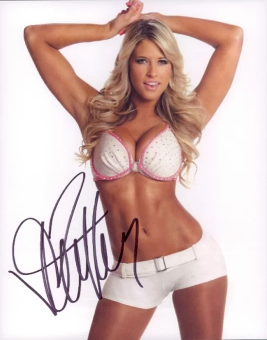 Kelly Kelly autograph