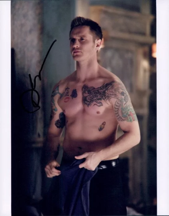 Devon Sawa autograph