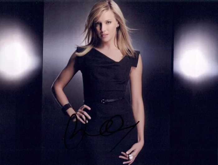 Katie Cassidy autograph