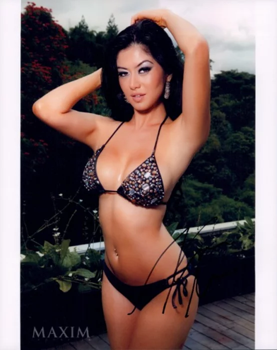 Kim Lee autograph