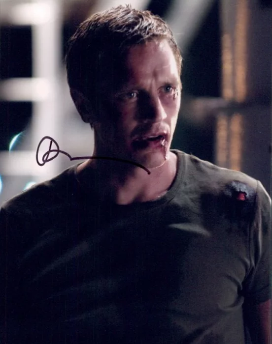 Devon Sawa autograph