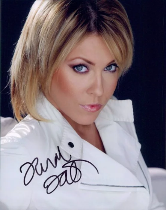 Farah Fath autograph