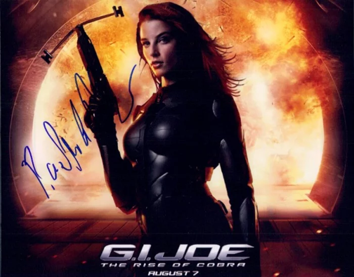 Rachel Nichols autograph