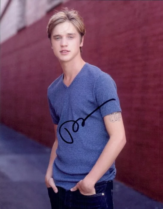 Devon Sawa autograph