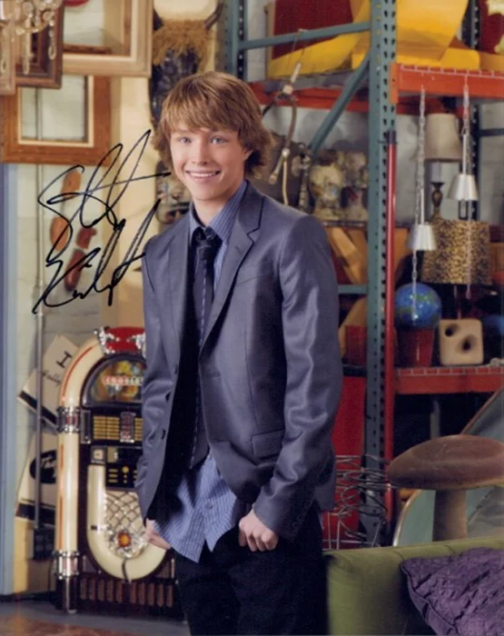 Sterling Knight autograph