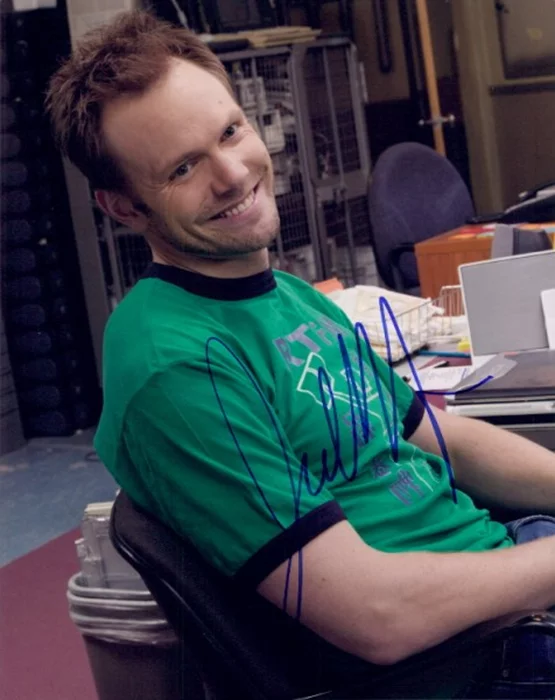 Joel McHale autograph