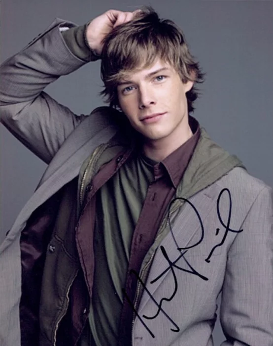 Hunter Parrish autograph