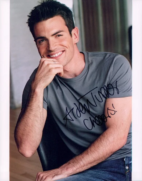 Aiden Turner autograph