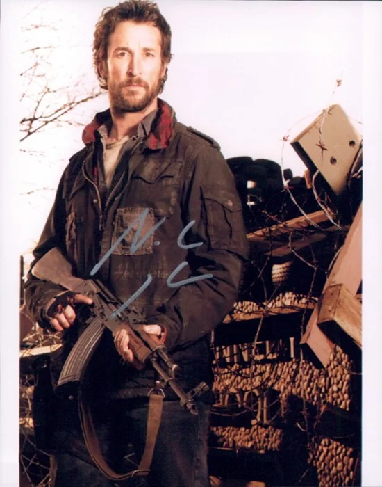 Noah Wyle autograph