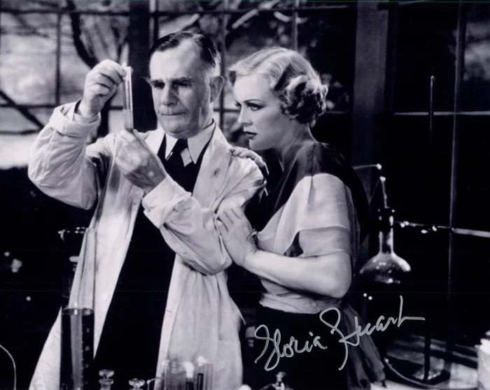 Gloria Stuart autograph