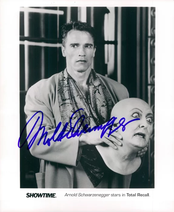 Arnold Schwarzenegger autograph