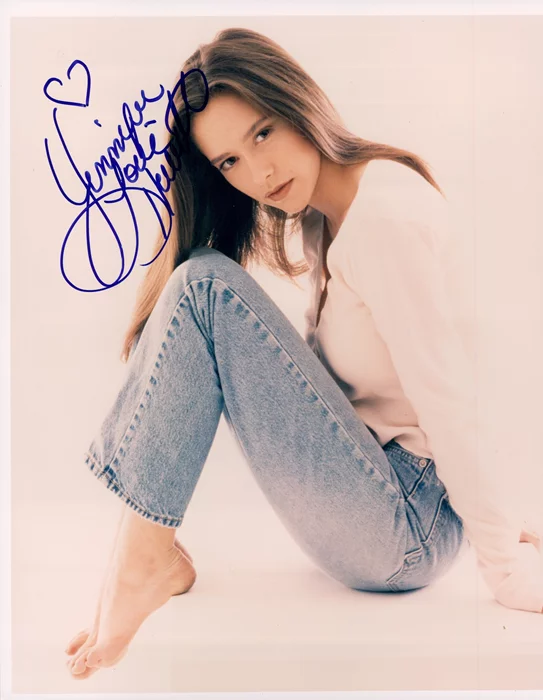 Jennifer Love Hewitt autograph