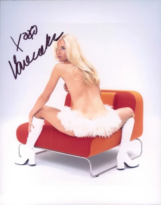 Vanessa Branch autograph