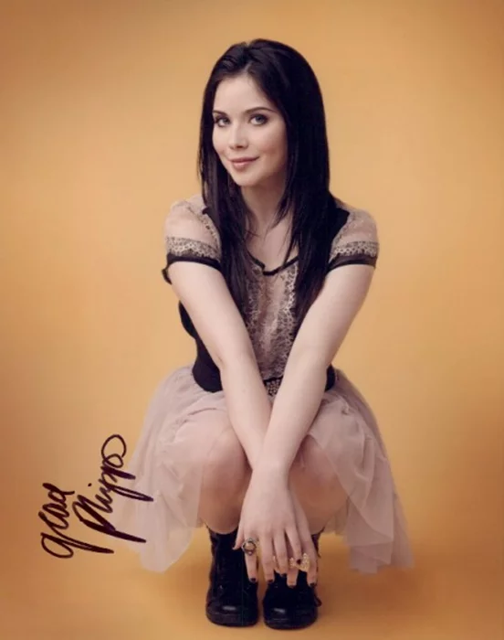 Grace Phipps autograph