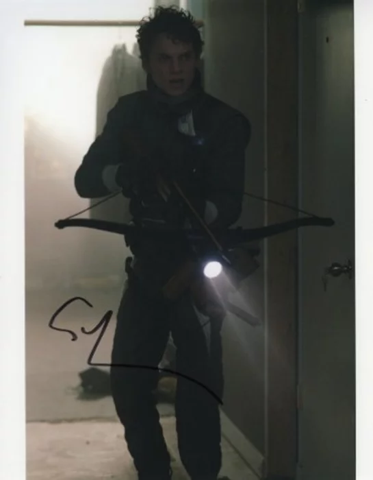 Anton Yelchin autograph