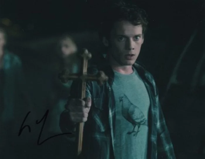 Anton Yelchin autograph
