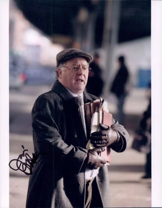 Peter Gerety autograph