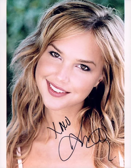 Arielle Kebbel autograph