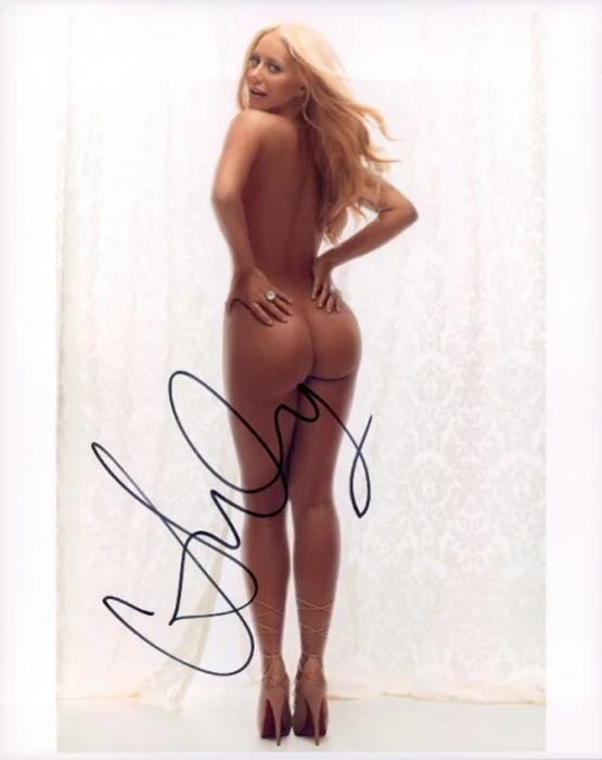 Aubrey O'Day autograph