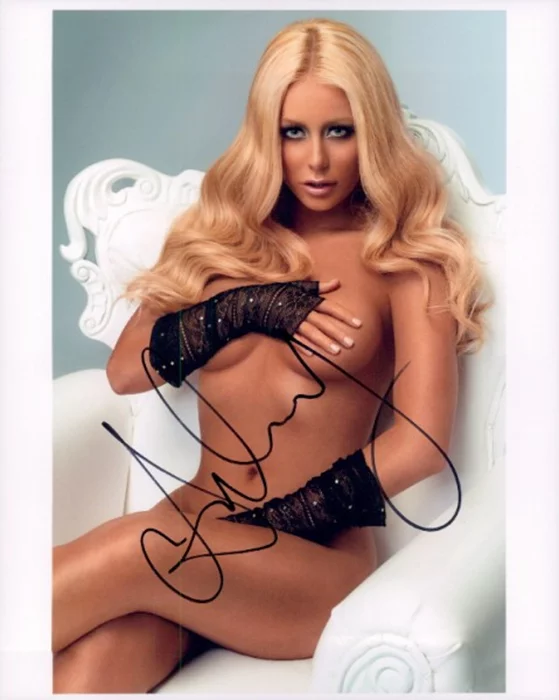 Aubrey O'Day autograph