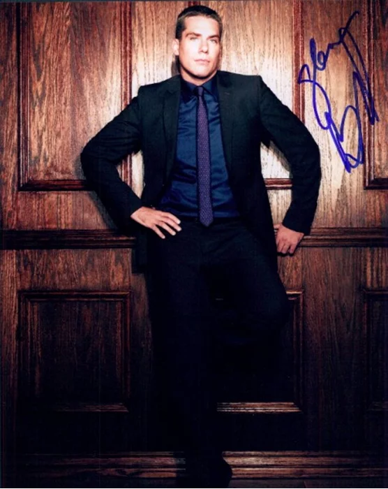 Glenn Fitzgerald autograph