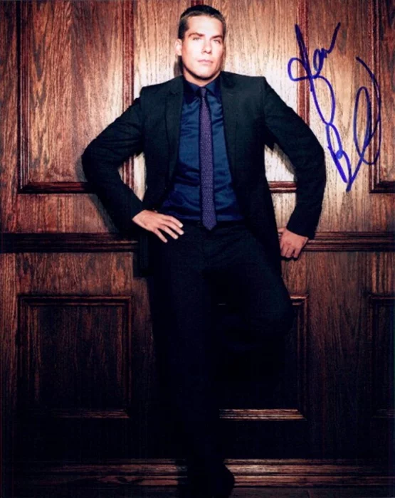 Glenn Fitzgerald autograph