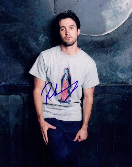 Rob McElhenney autograph