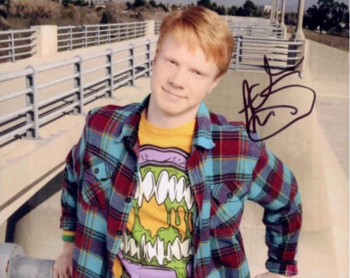 Adam Hicks autograph
