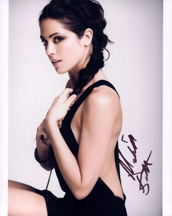 Michelle Borth autograph