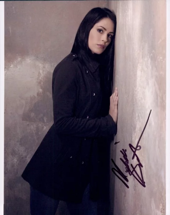 Michelle Borth autograph