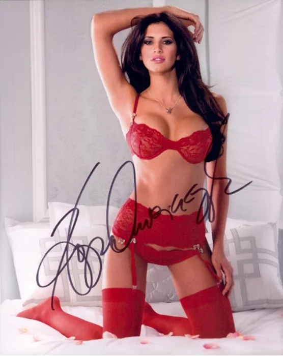Hope Dworaczyk autograph