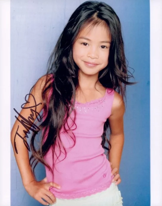 Tiffany Espensen autograph