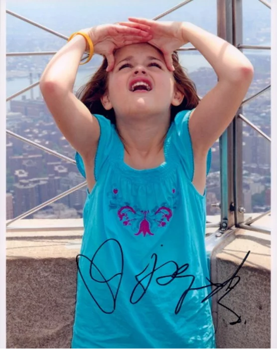 Joey King autograph