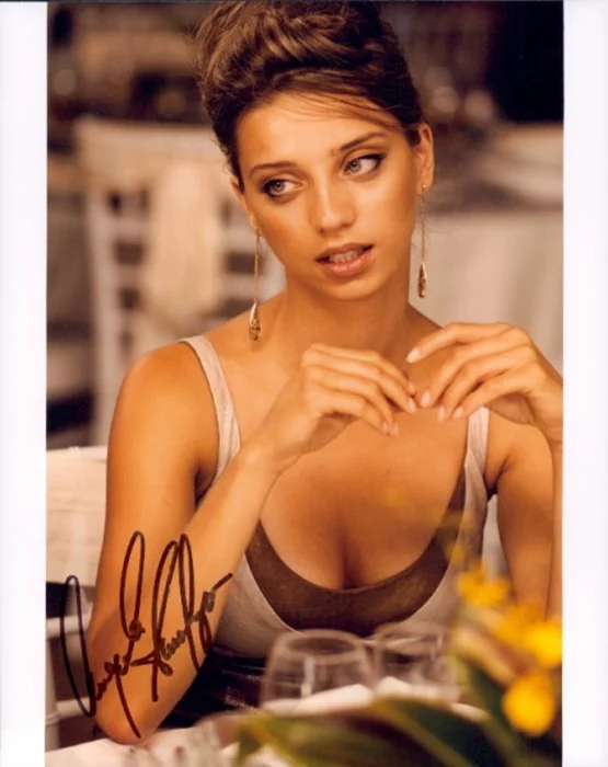 Angela Sarafyan autograph
