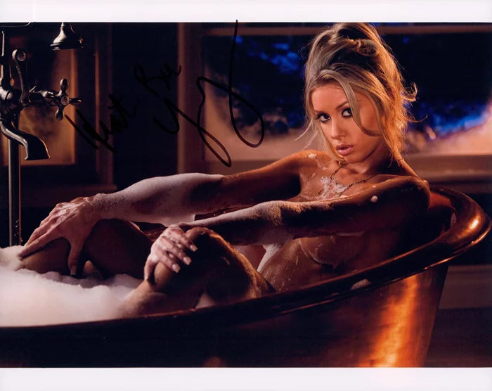 Heather Rae Young autograph