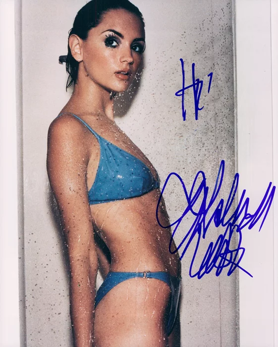 Rachael Leigh Cook autograph