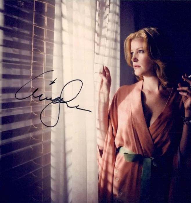 Anna Gunn autograph