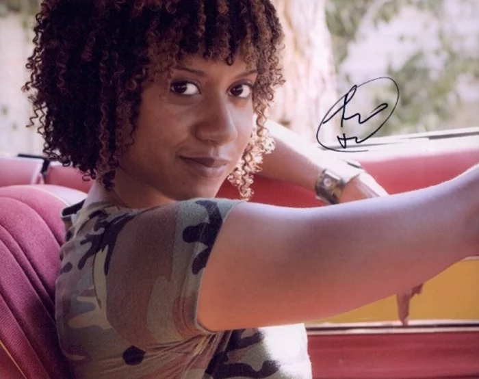 Tracie Thoms autograph