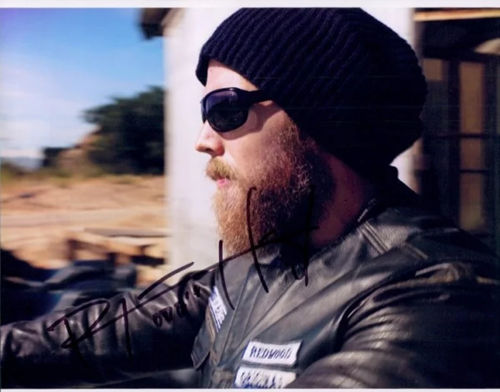 Ryan Hurst autograph