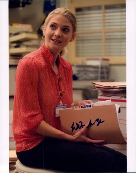 Winter Ave Zoli autograph