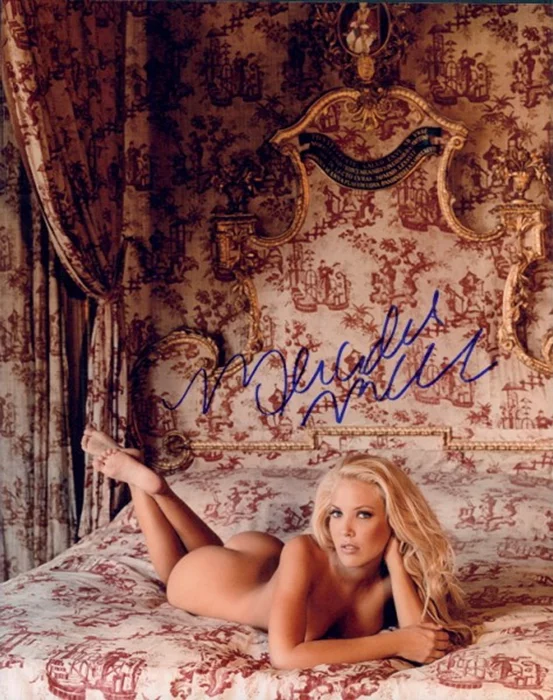 Mercedes McNab autograph