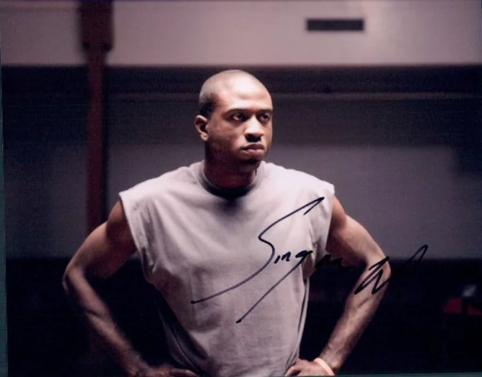 Sinqua  Walls autograph